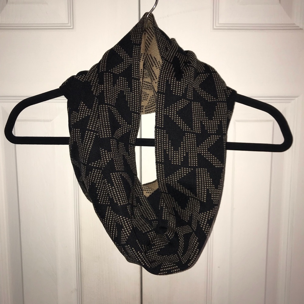 Michael Kors Women’s Infinity Scarf Black Camel